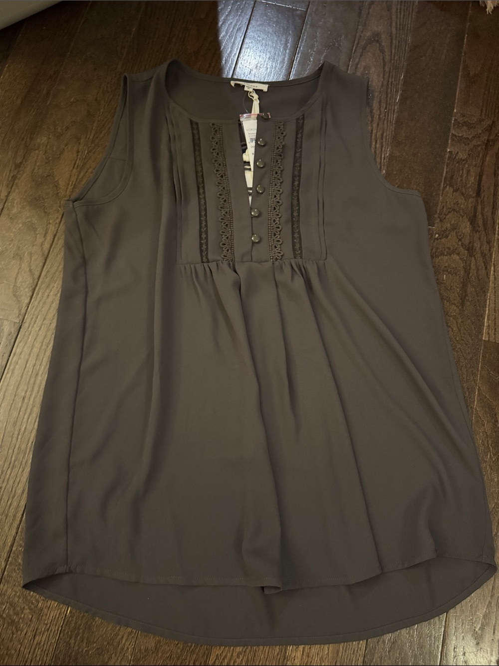 Pleione Lace-Trim Pleated Sleeveless Camisole